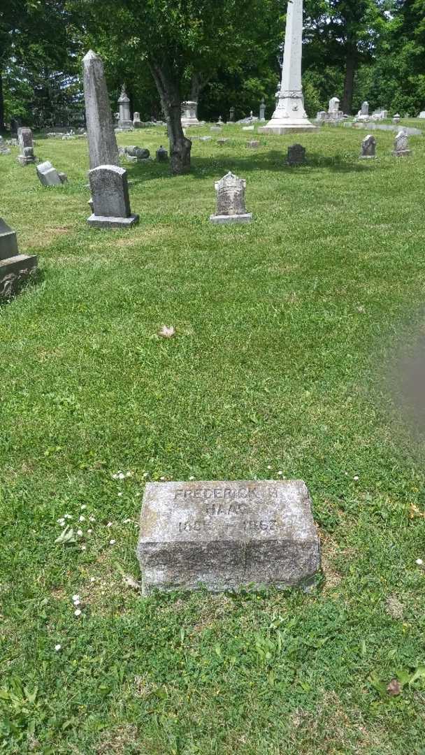 Frederick H. "Fred" Haag's grave. Photo 2