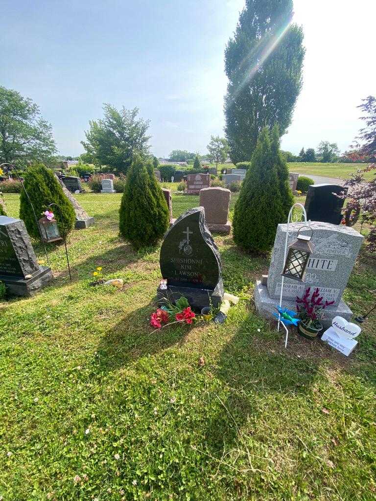 Shishonni Kim Lawson's grave. Photo 1