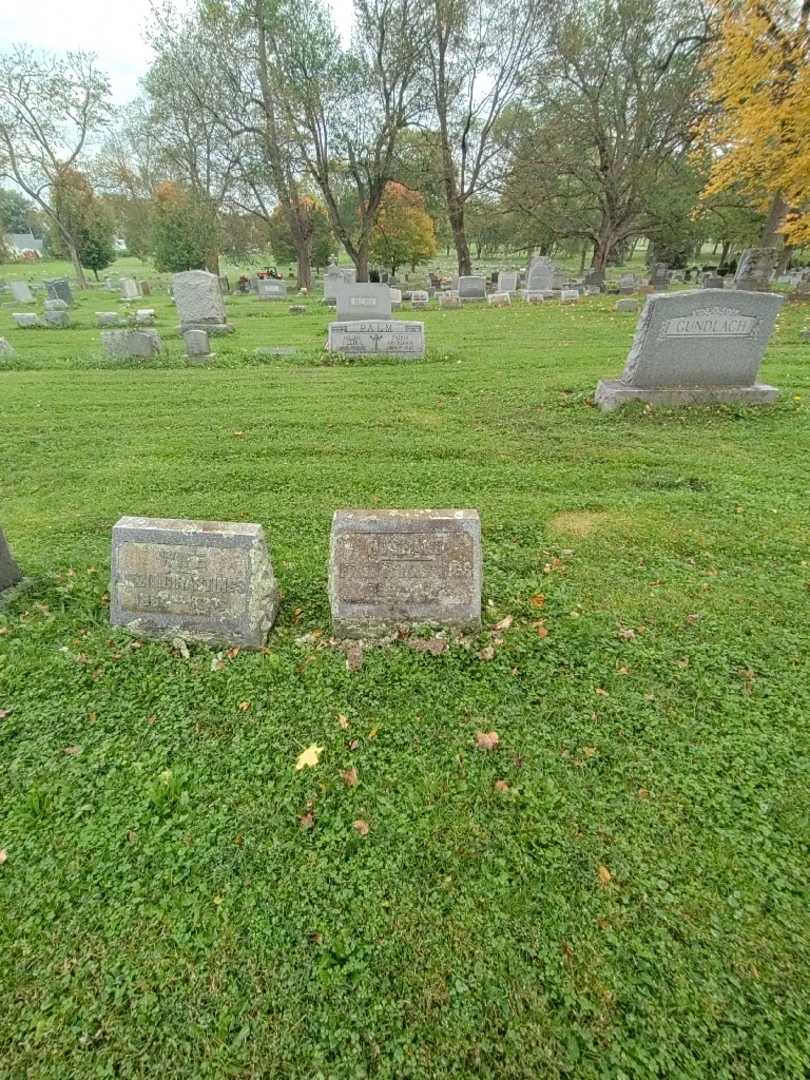Fred P. Hastings's grave. Photo 1