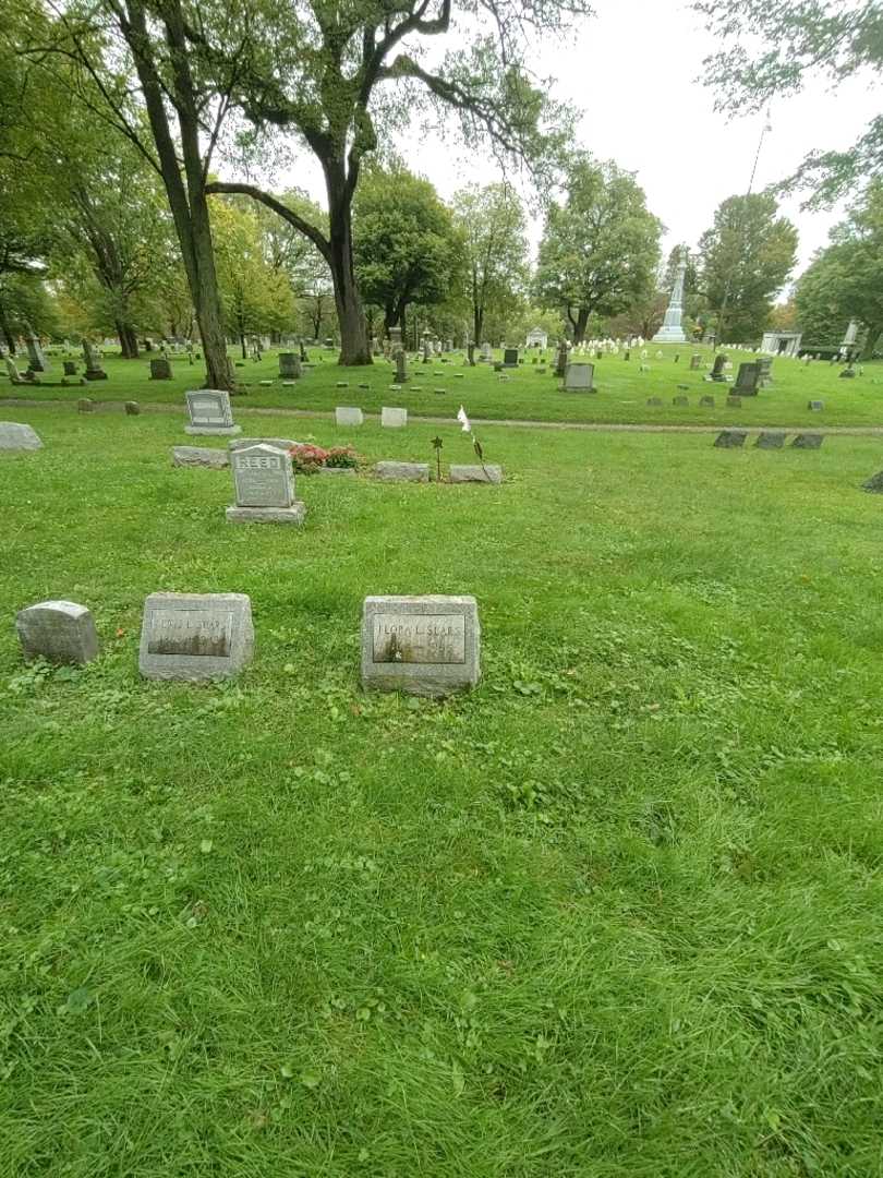 Flora L. Sears's grave. Photo 1