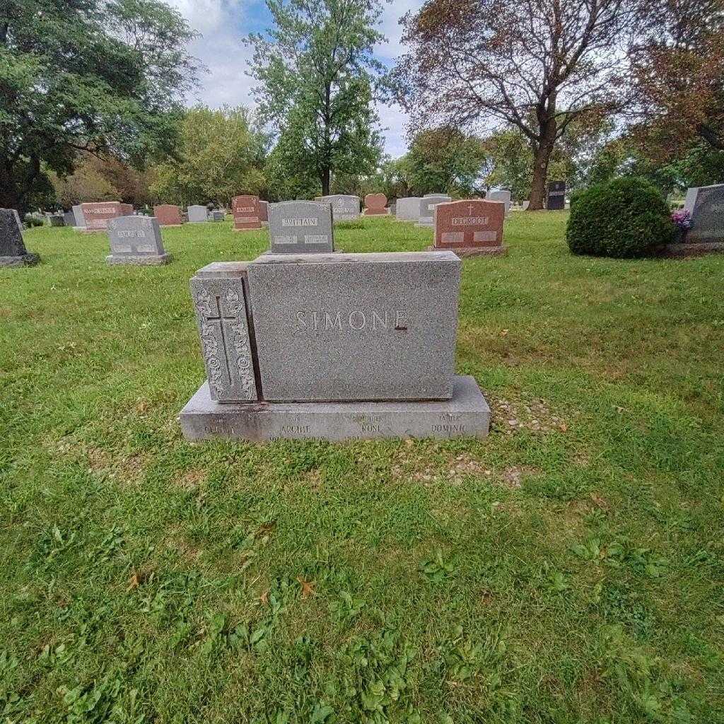Rose Simone's grave. Photo 1