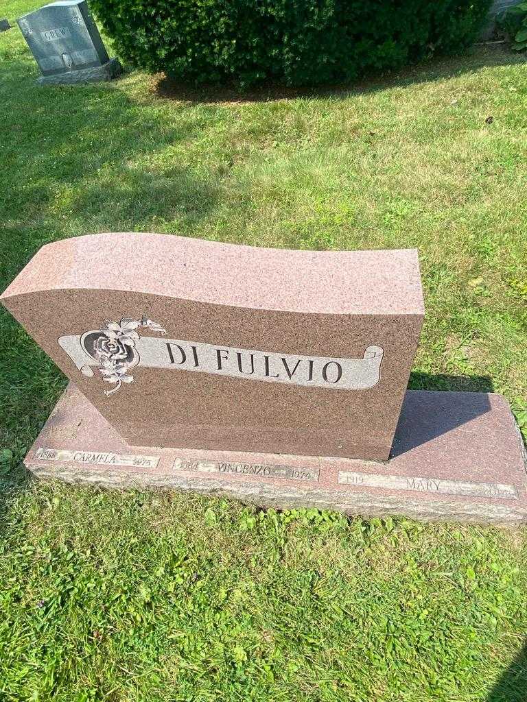Mary Di Fulvio's grave. Photo 3