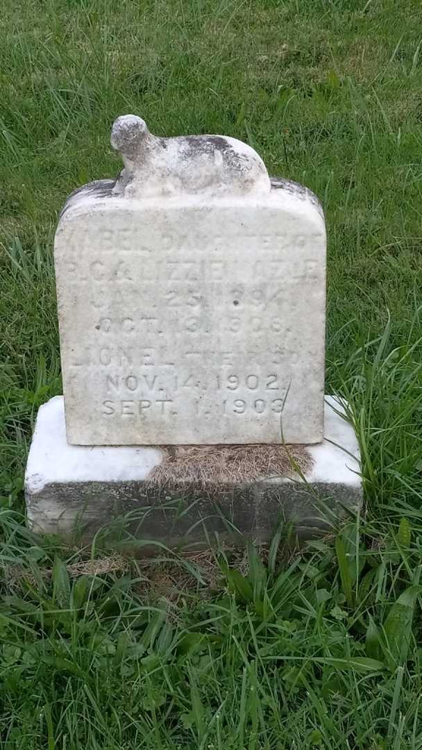 Mable Hazle's grave. Photo 3