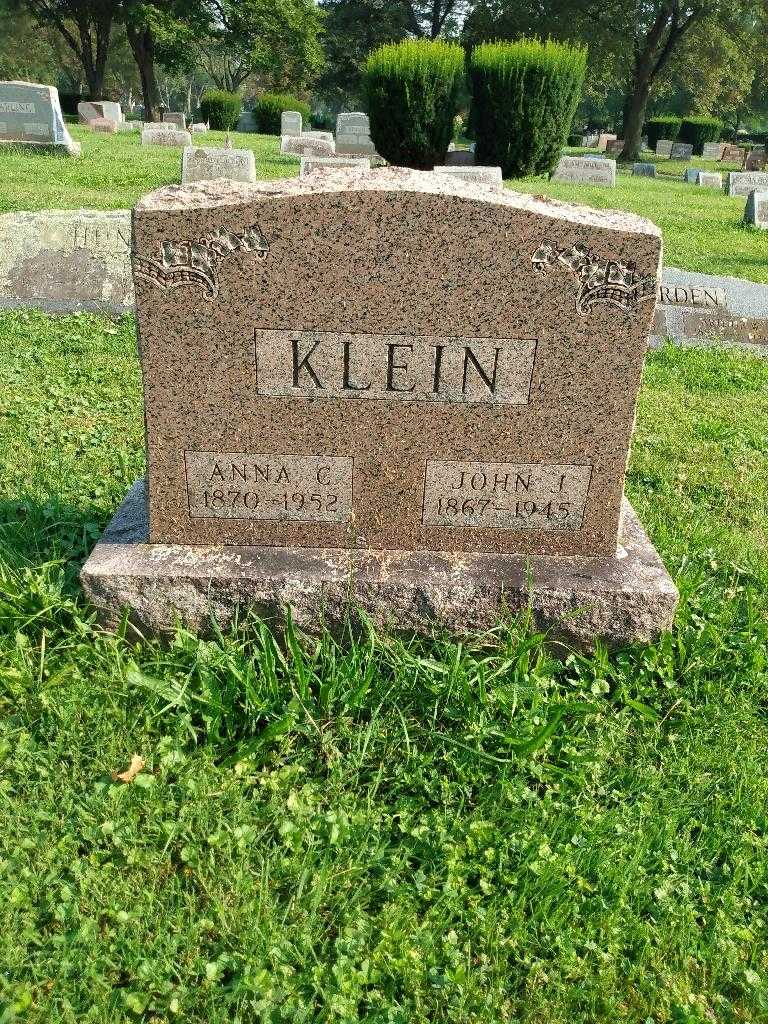 Anna C. Klein's grave. Photo 2