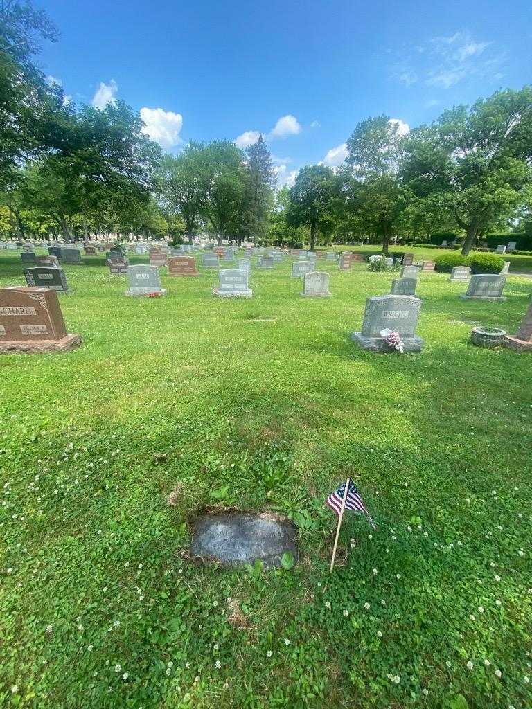 Donald J. Howard's grave. Photo 1