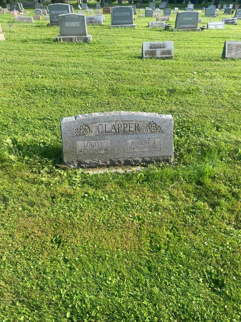 Louise Clapper's grave. Photo 2