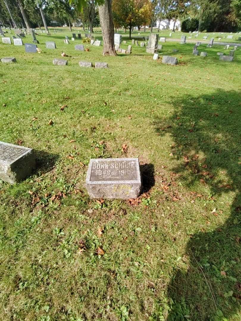 John Schiltz's grave. Photo 1