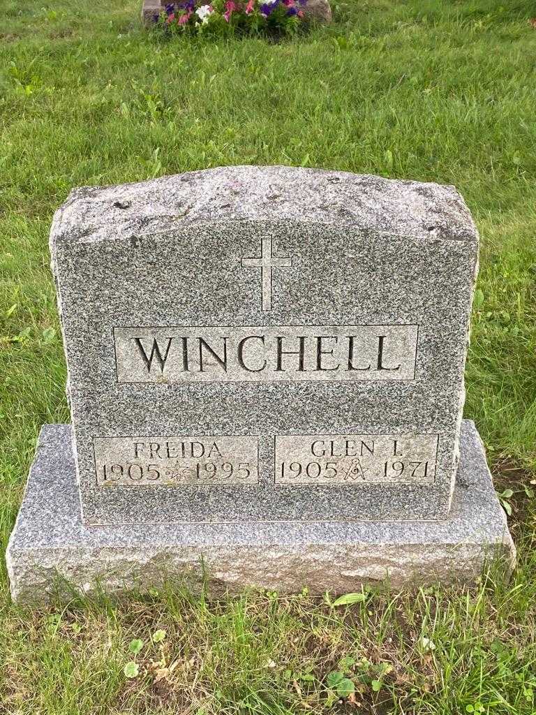 Freida Winchell's grave. Photo 3