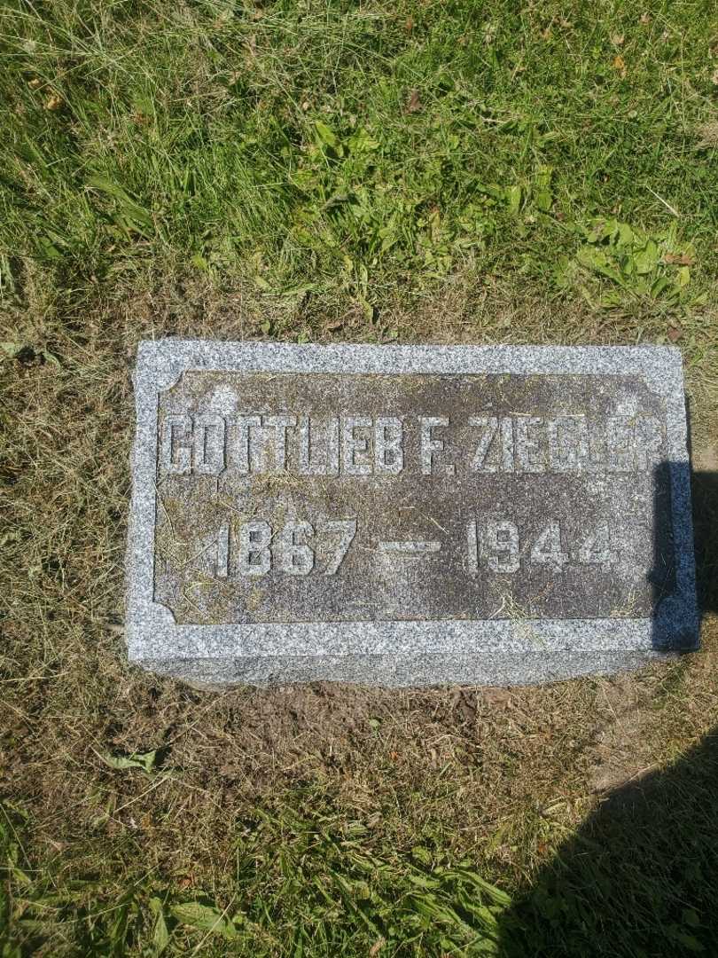 Gottlieb F. Ziegler's grave. Photo 3