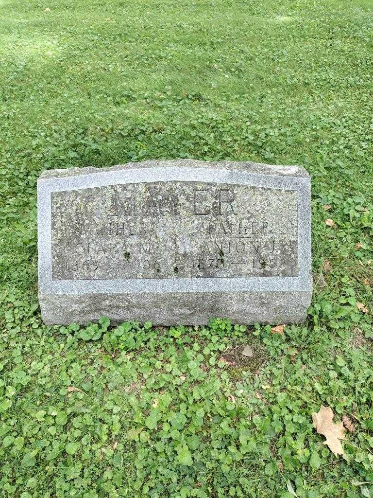 Clara M. Mayer's grave. Photo 2