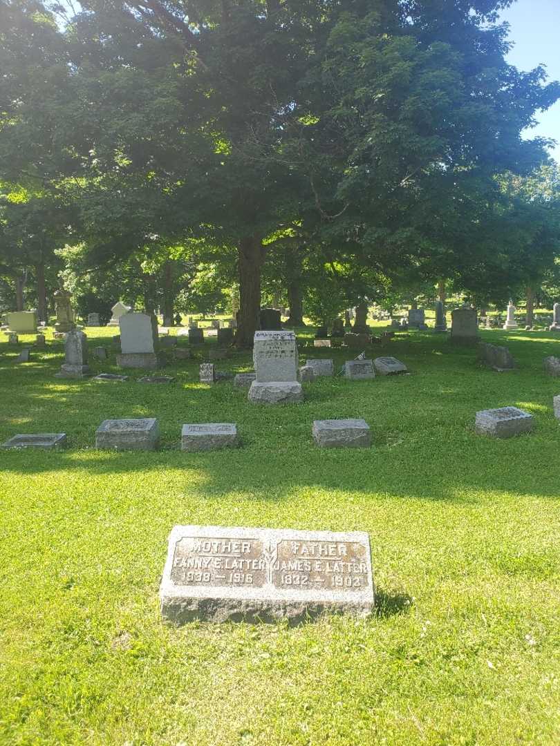 Fanny E. Latter's grave. Photo 1