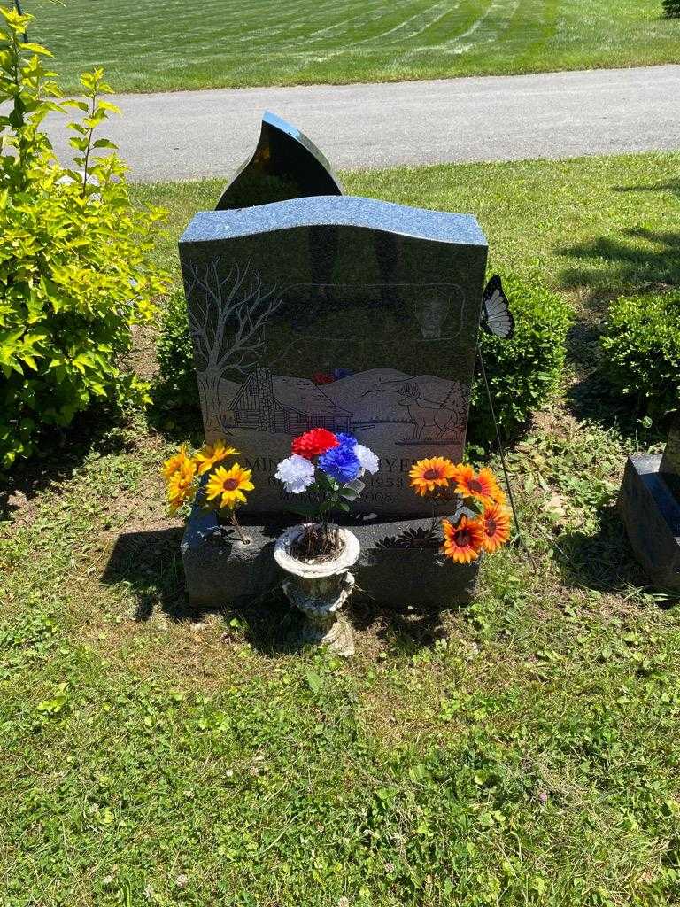 Minh H. Nguyen's grave. Photo 2