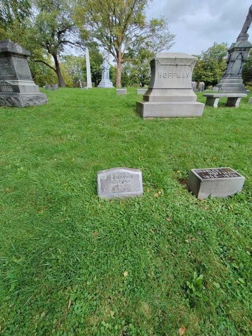 Charles Wirth Hoffman's grave. Photo 1