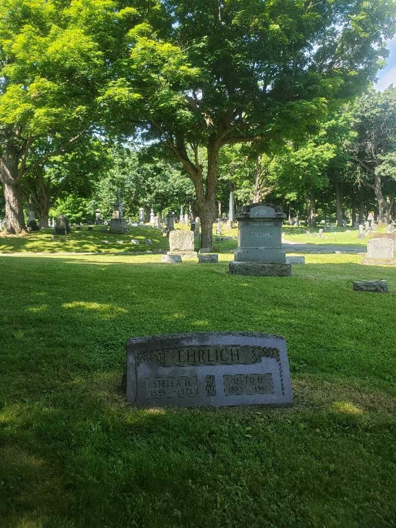 Otto H. Ehrlich's grave. Photo 1