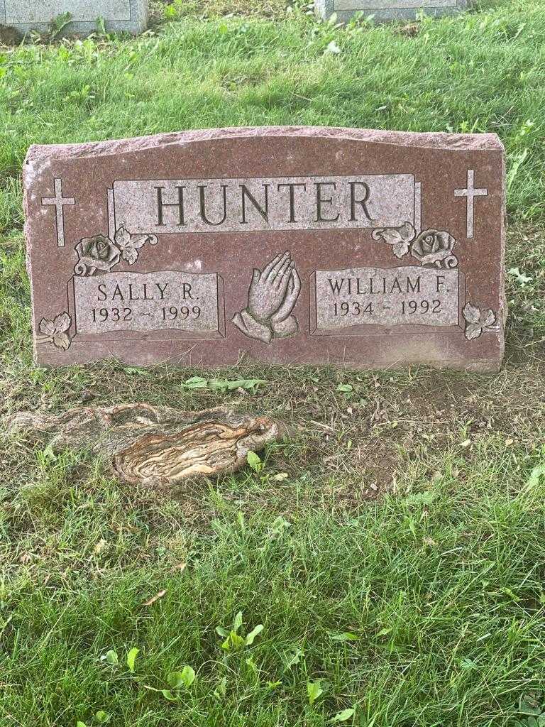 William F. Hunter's grave. Photo 3