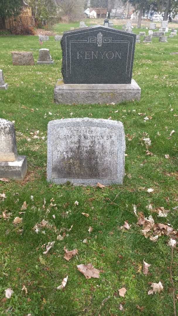 A. S. Kenyon Junior's grave. Photo 2