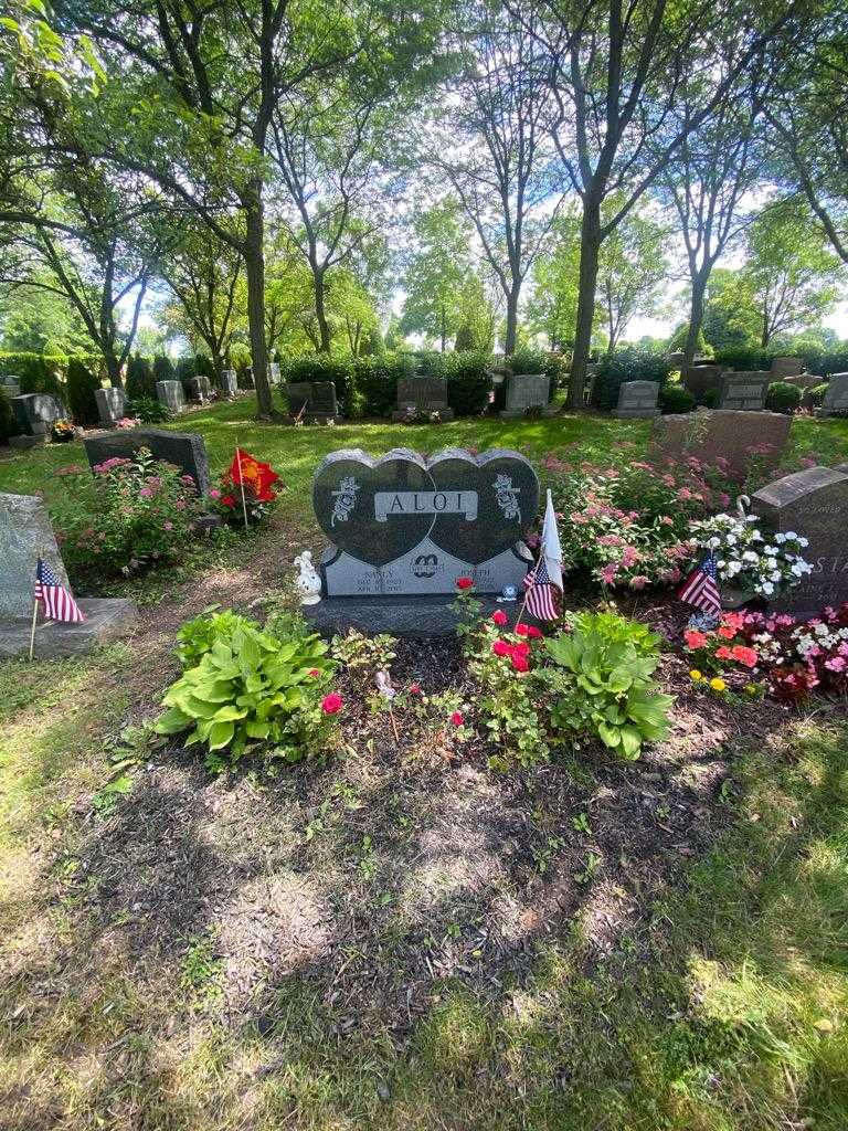 Joseph Aloi's grave. Photo 1