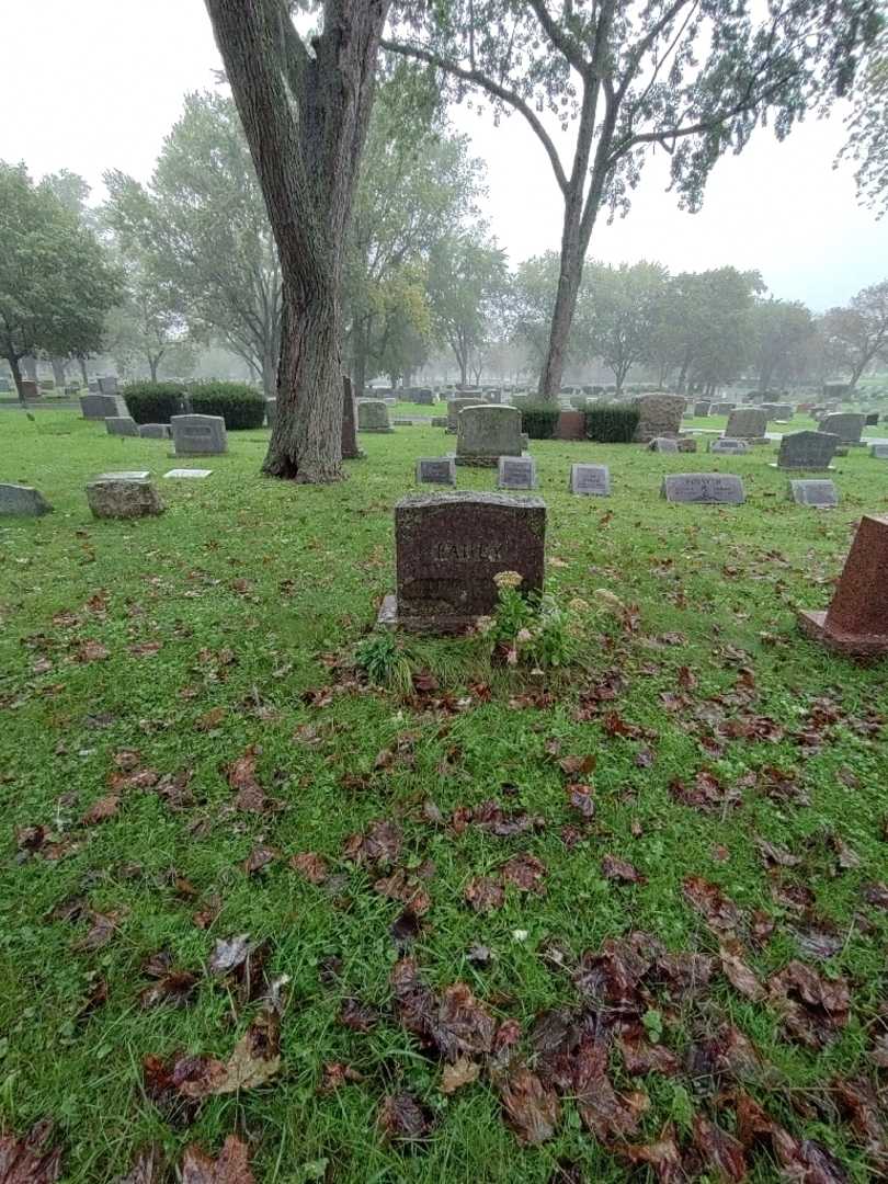 Margaret Fahey's grave. Photo 1