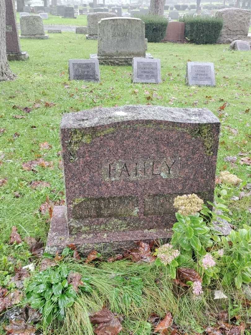 Margaret Fahey's grave. Photo 2