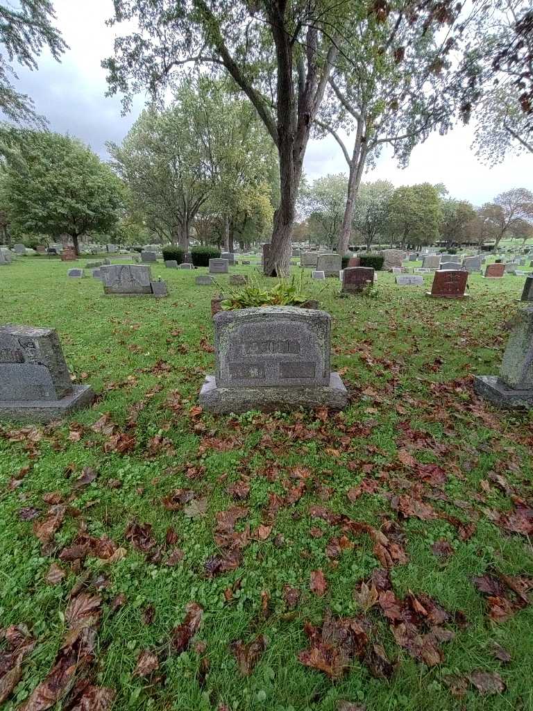 Evelyn Scott's grave. Photo 1