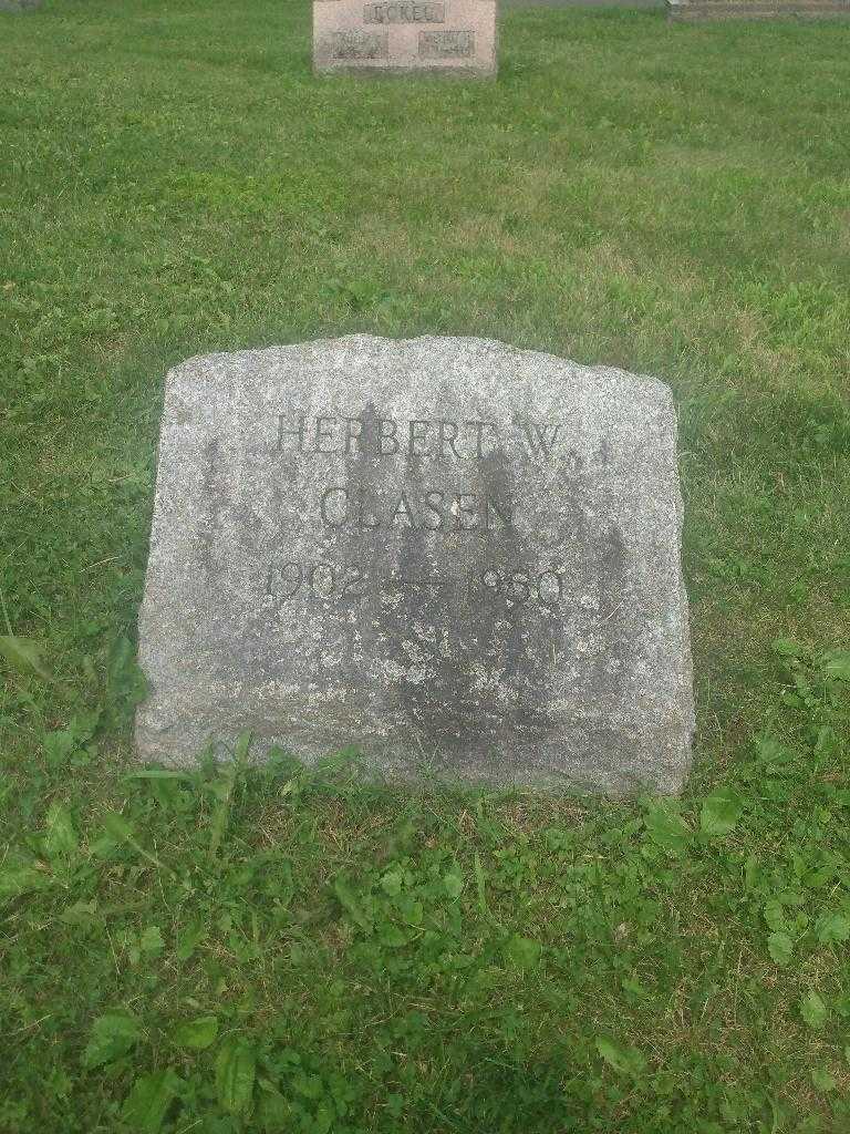 Herbert W. Clasen's grave. Photo 2