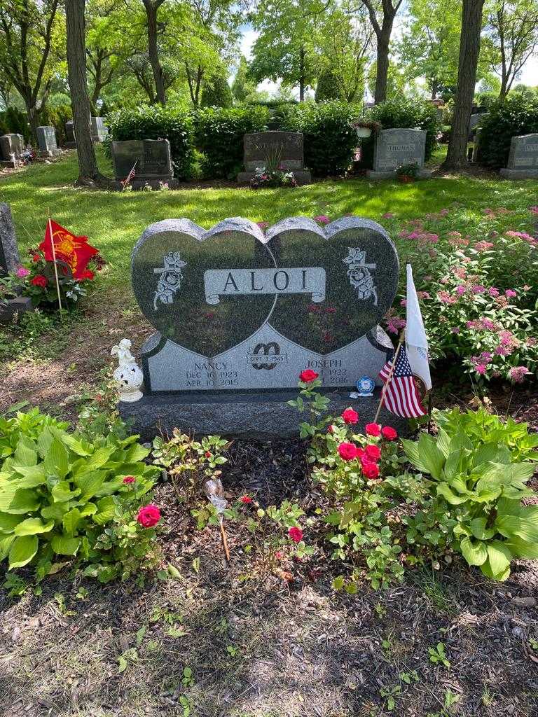 Joseph Aloi's grave. Photo 2