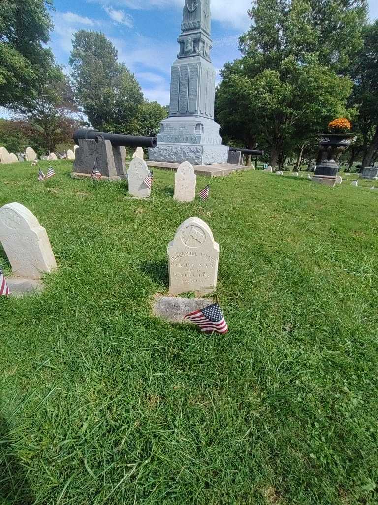 Ingersoll White's grave. Photo 1