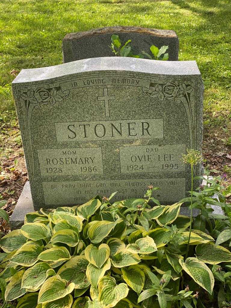 Ovie Lee Stoner's grave. Photo 3