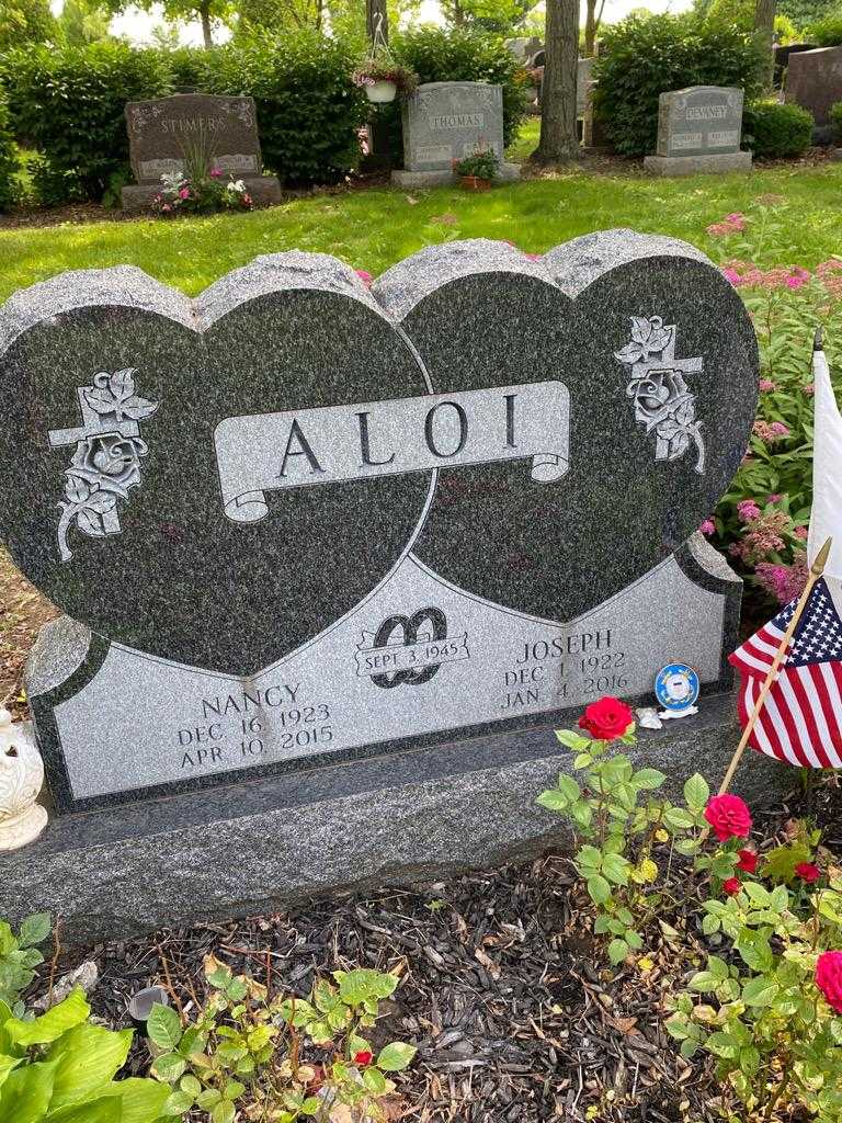 Nancy Aloi's grave. Photo 3