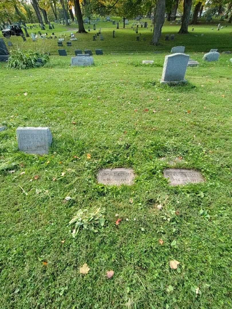 Alinda L. Dunger's grave. Photo 1