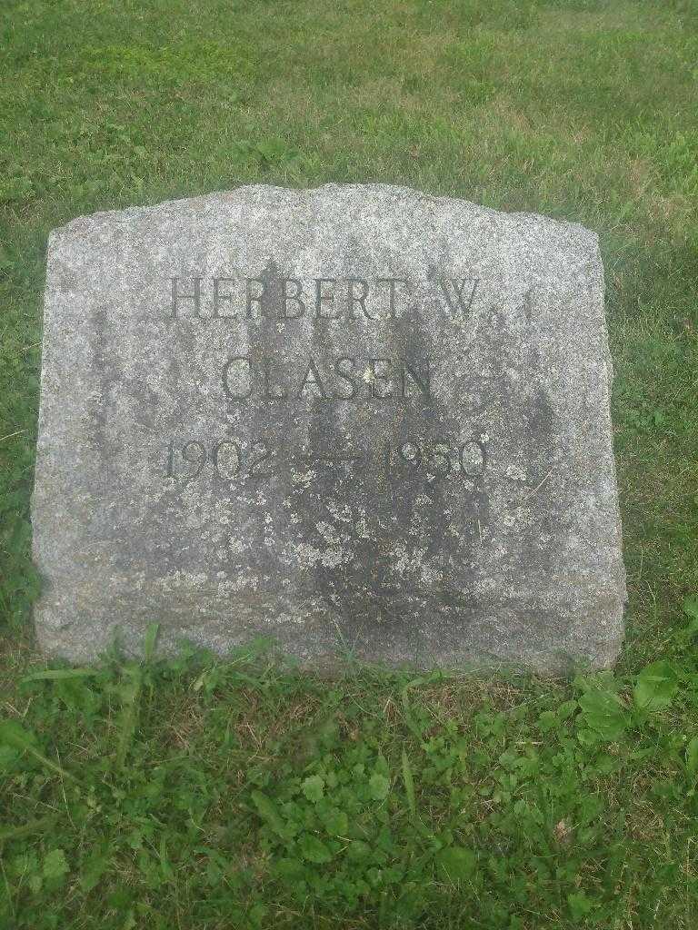 Herbert W. Clasen's grave. Photo 3