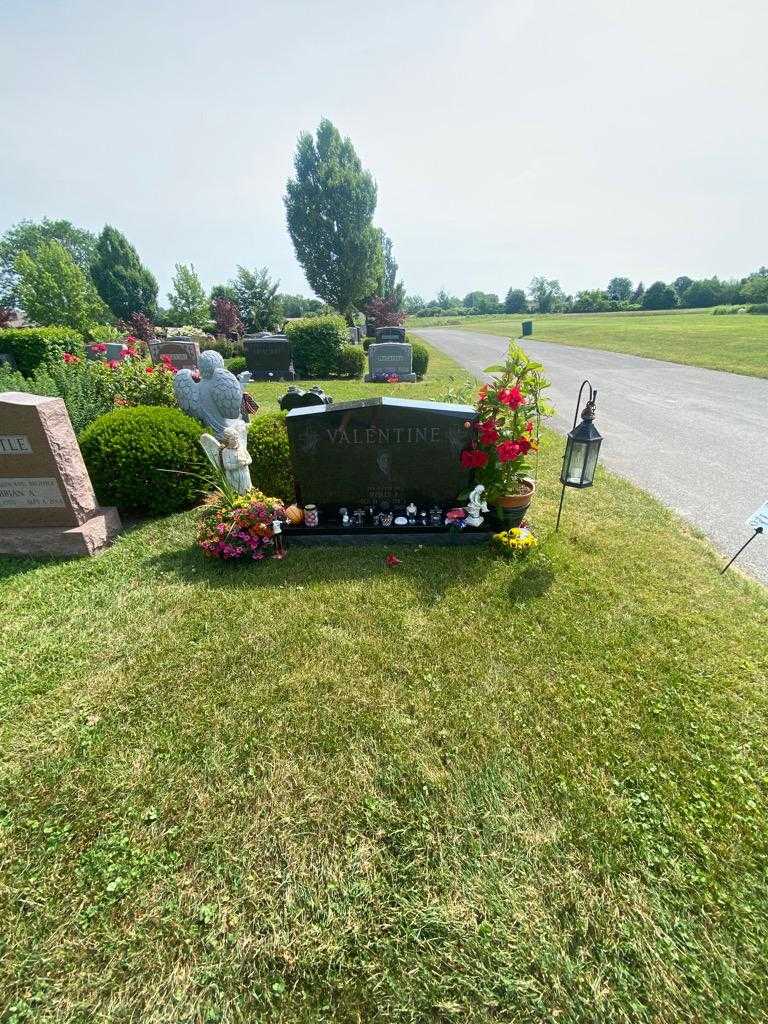 Wesley P. Valentine's grave. Photo 1
