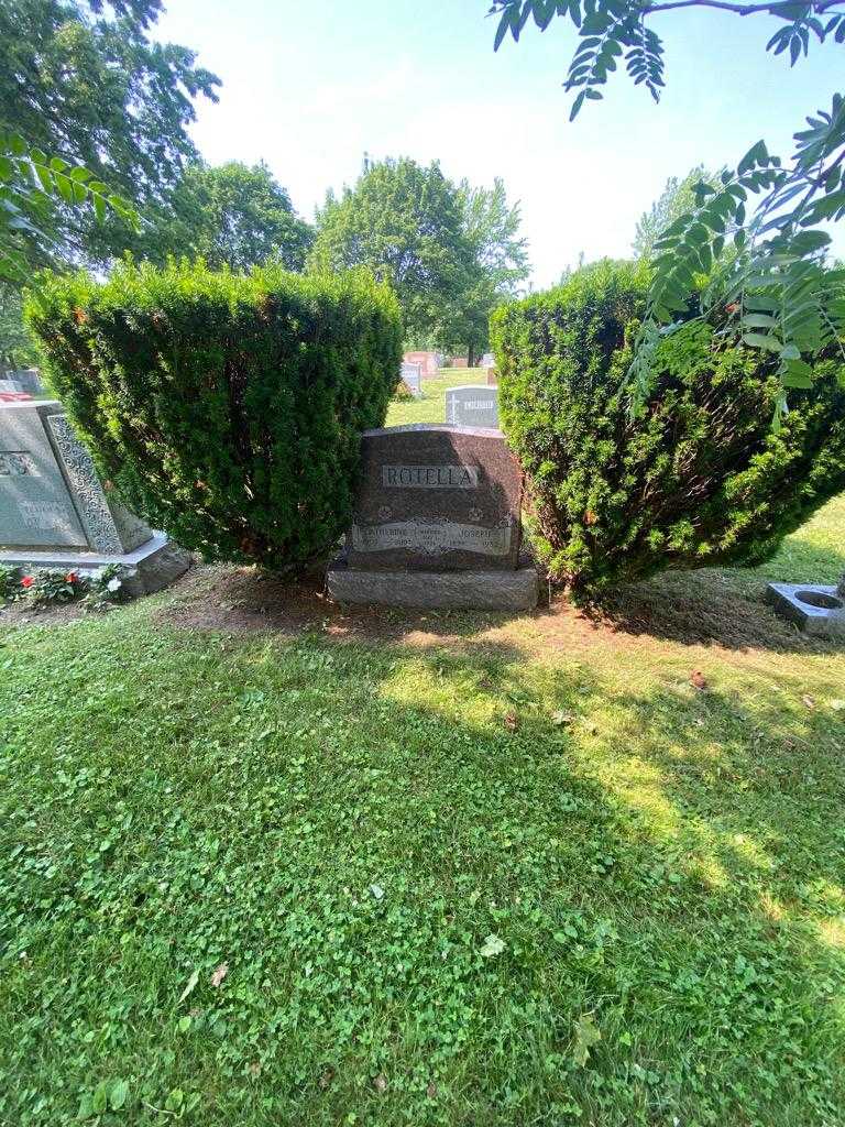 Joseph Rotella's grave. Photo 1