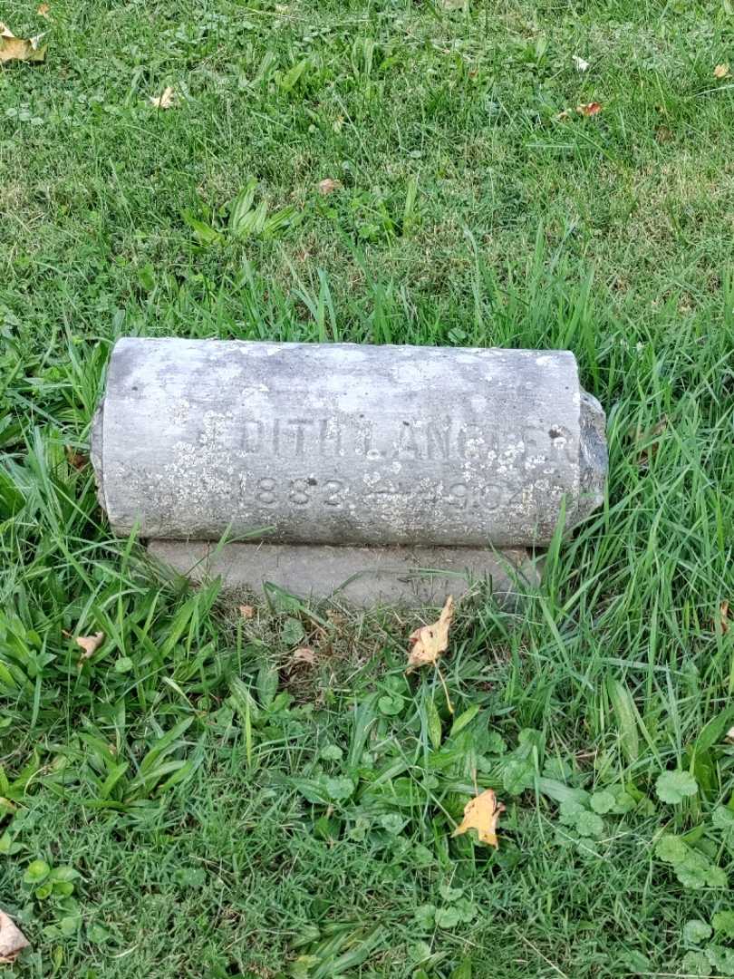 Edith Langler's grave. Photo 3