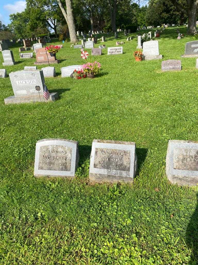 Anna May Hobson's grave. Photo 2