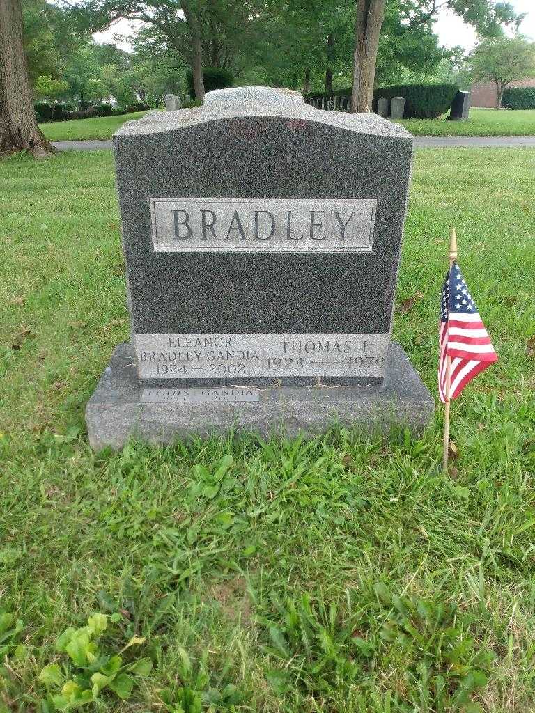 Eleanor Bradley Gandia's grave. Photo 2