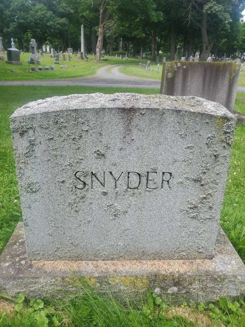 Margaret E. Snyder's grave. Photo 6