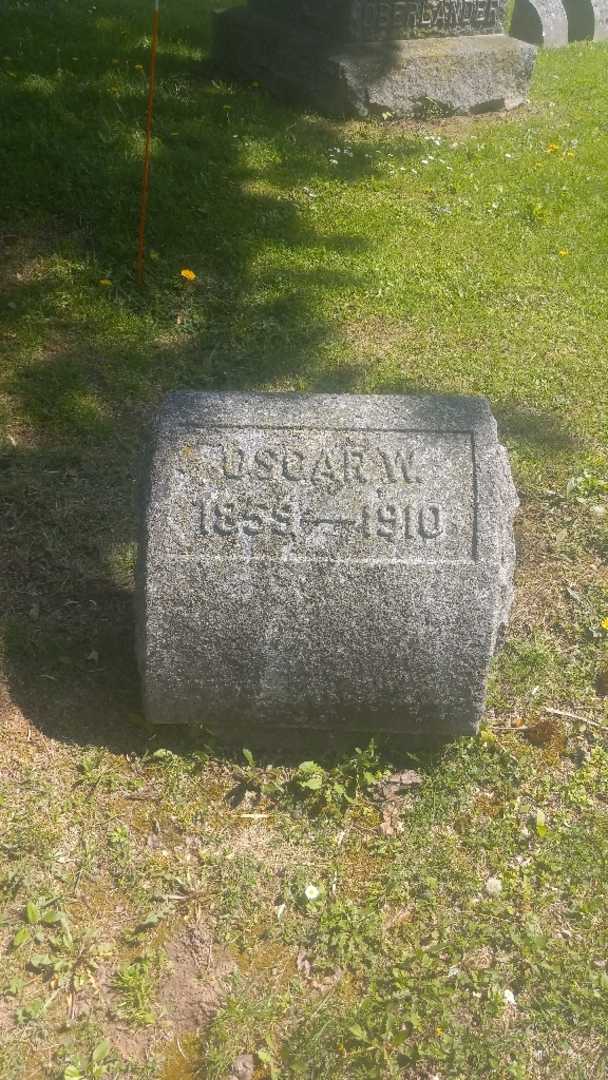 Oscar W. Oberlander's grave. Photo 3