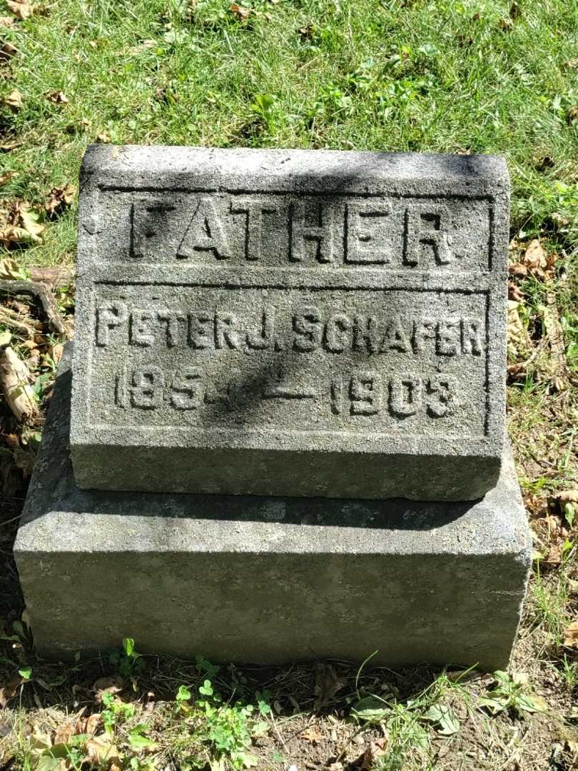 Peter J. Schafer's grave. Photo 3