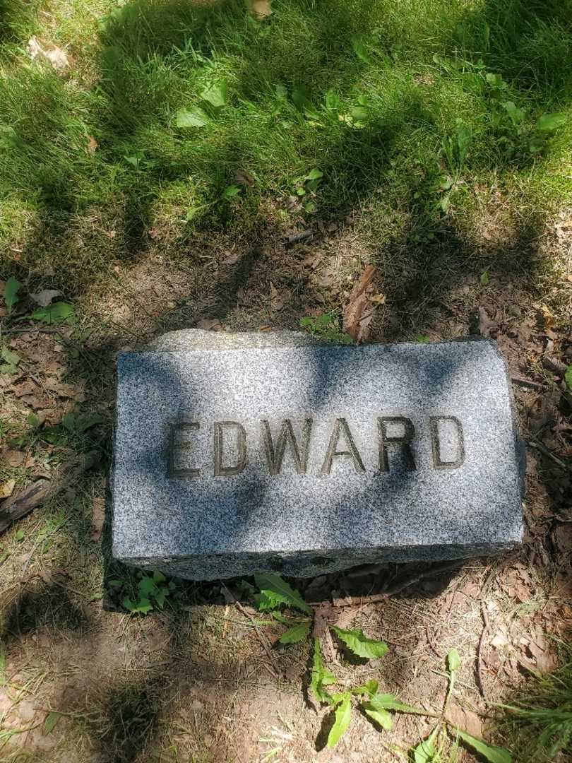 Edward Roese's grave. Photo 4