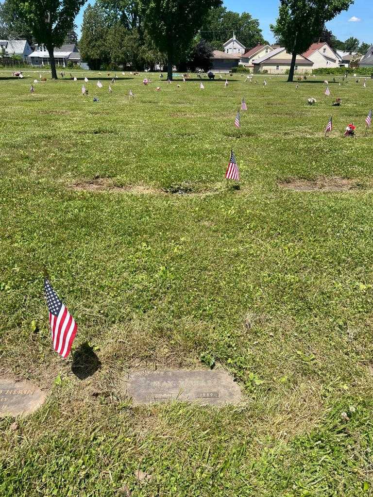 May Robar's grave. Photo 1