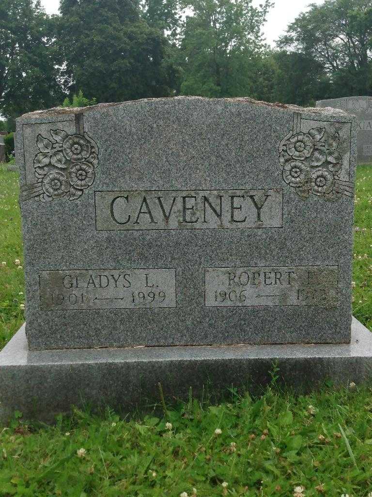 Robert E. Caveney's grave. Photo 2