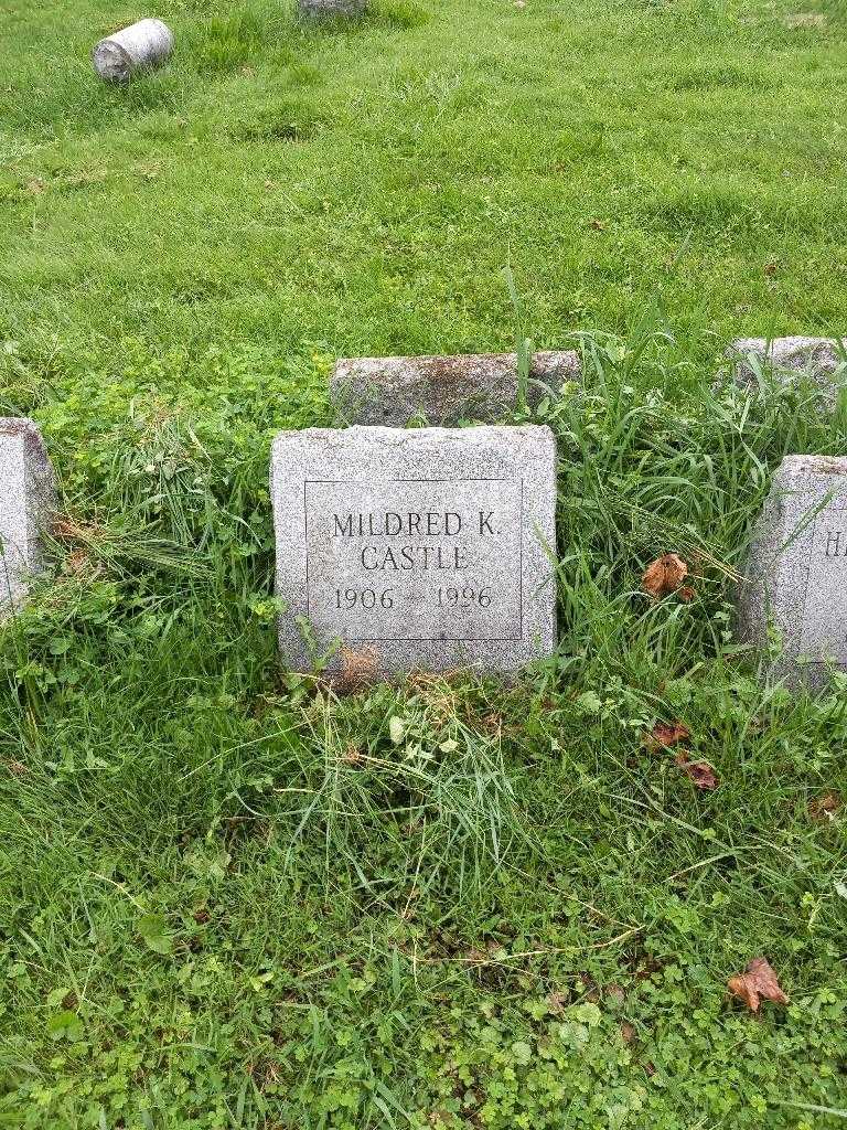 Mildred K Knutty Castle's grave. Photo 1