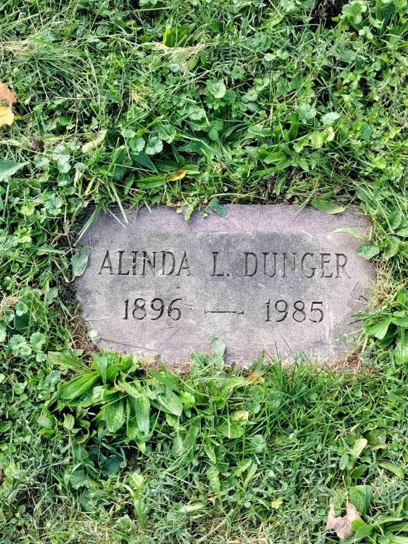 Alinda L. Dunger's grave. Photo 3