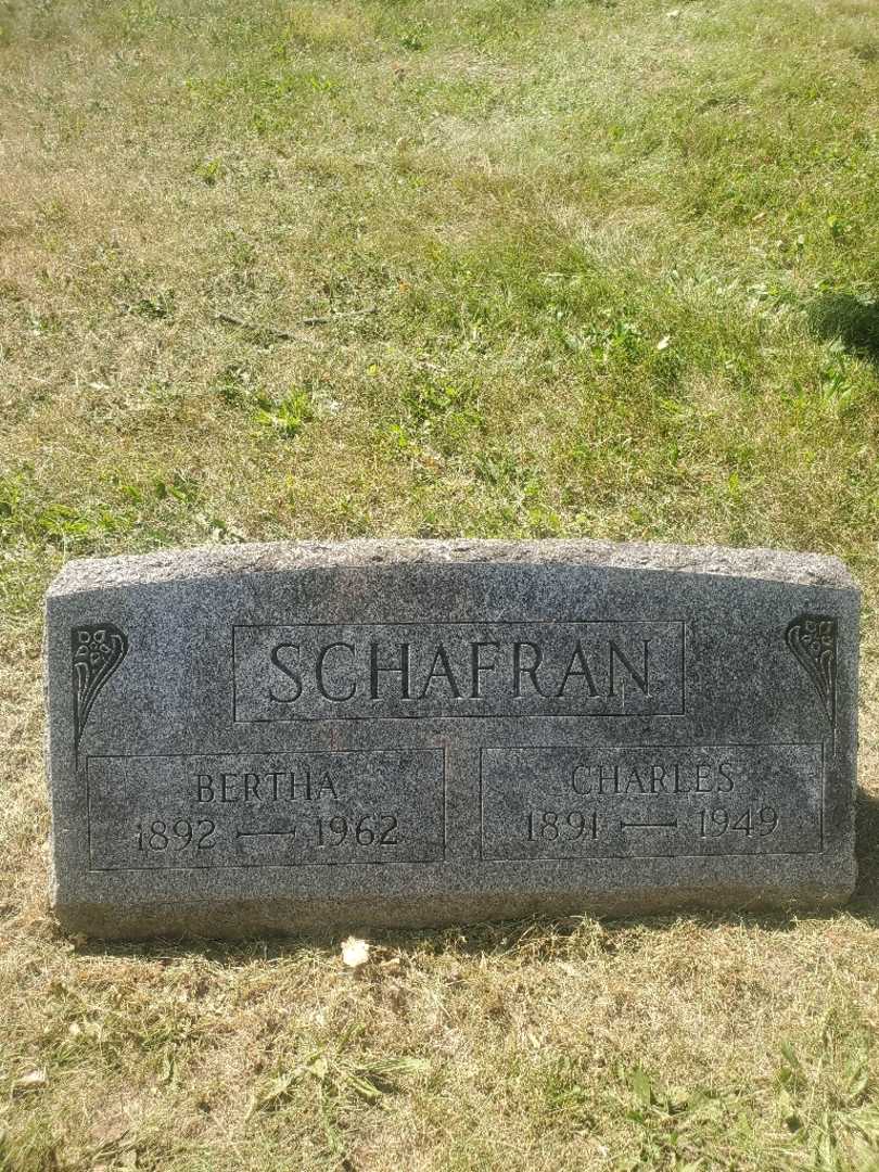 Charles Schafran's grave. Photo 3