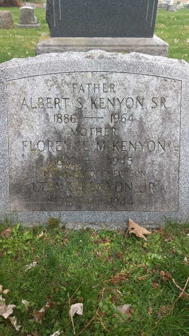 Albert S. Kenyon Senior's grave. Photo 3