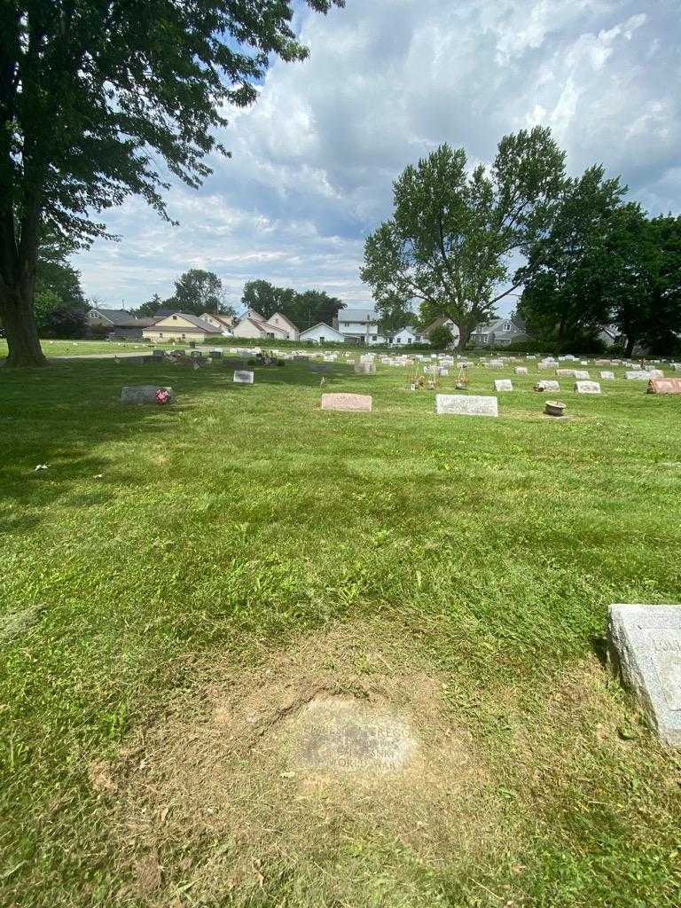 Ernest J. Gregory's grave. Photo 1