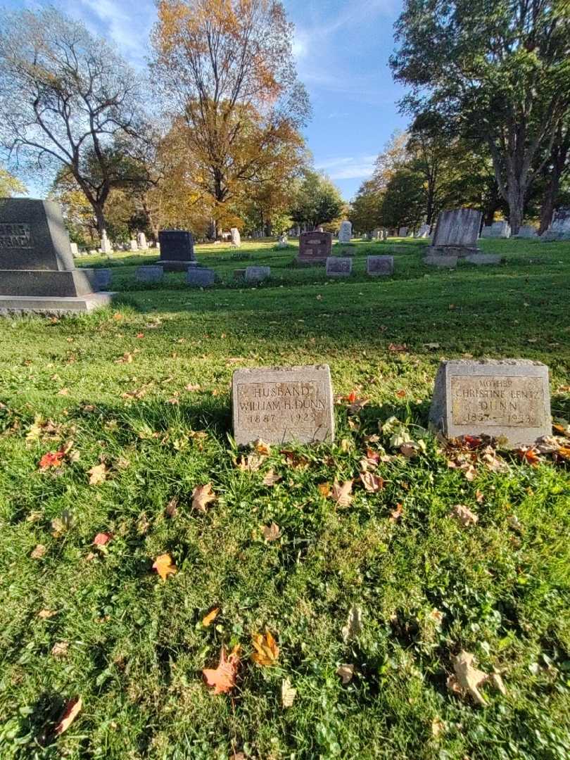 William H. Dunn's grave. Photo 2