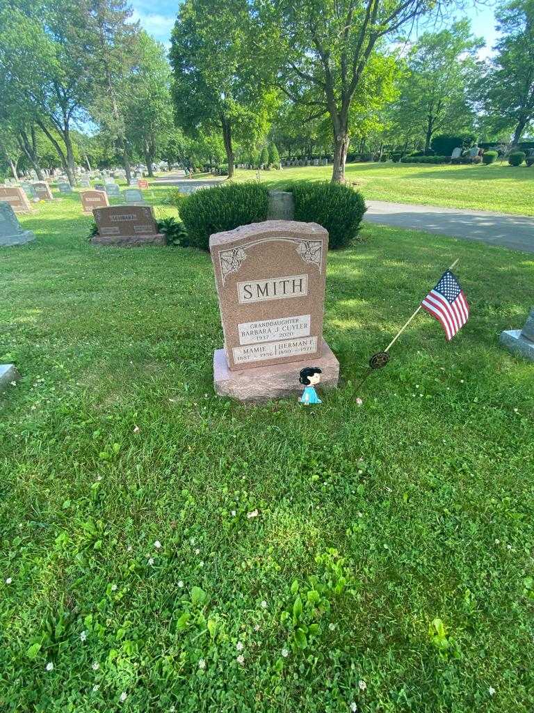 Herman F. Smith's grave. Photo 1