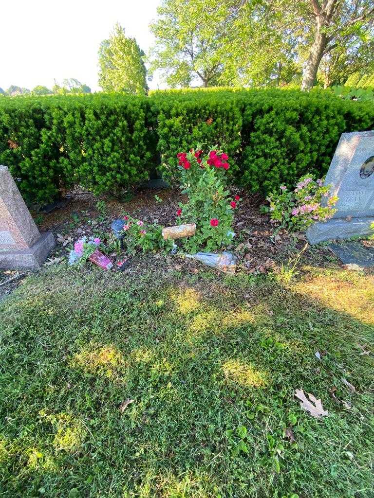 Dieu Duong's grave. Photo 1